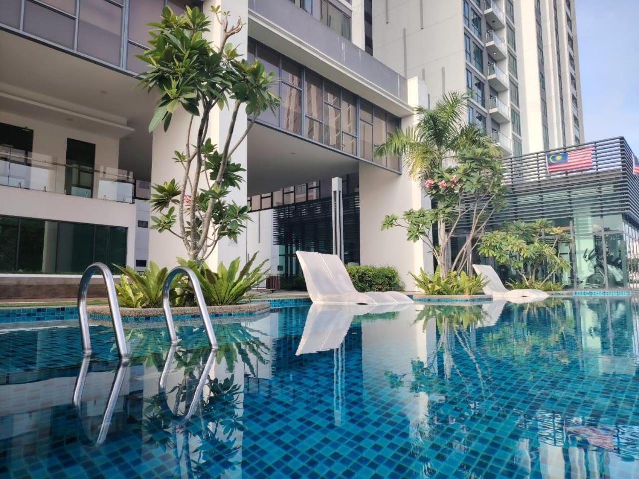 Greenfield Residence With Amazing Pool View And High-Speed Wi-Fi Petaling Jaya Luaran gambar